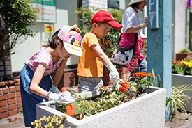 いよいよ花苗植えがスタート！